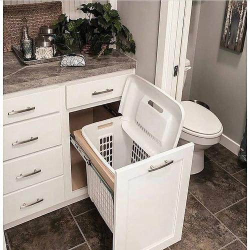 Как спрятать корзину для белья в ванной 03