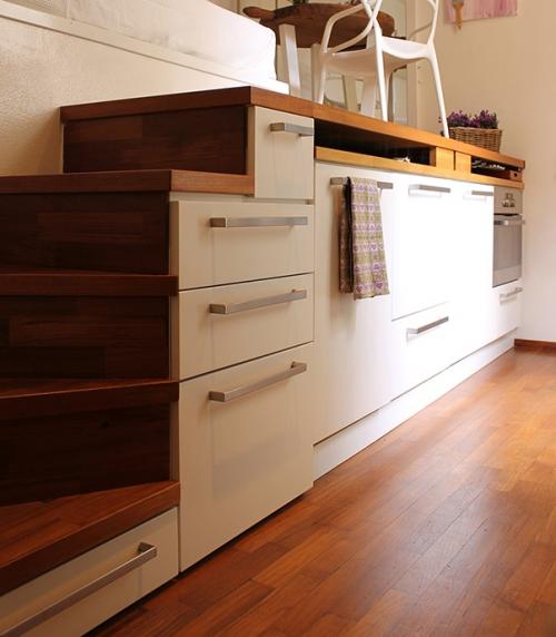 Очень маленькое помещение для проживания с мебелью — трансформерами 06