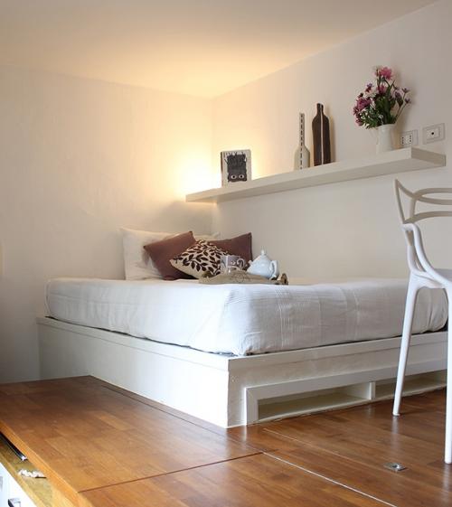 Очень маленькое помещение для проживания с мебелью — трансформерами 02