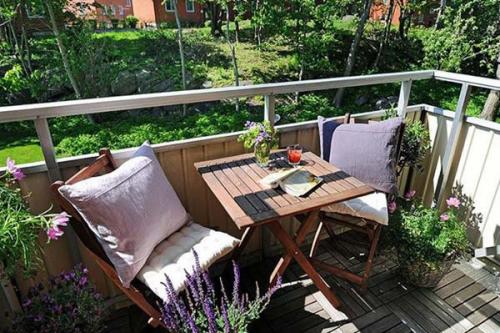 Интерьер однокомнатной квартиры с балконом. Использование балкона для увеличения жилплощади