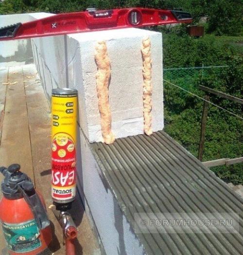 Кладка пеноблока на монтажную пену. Особенности кладки газобетона на монтажную пену