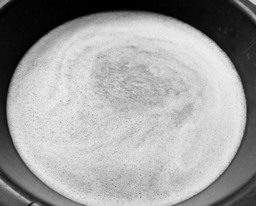 Как снять побелку с потолка. Как быстро снять побелку с потолка: девять доступных способов