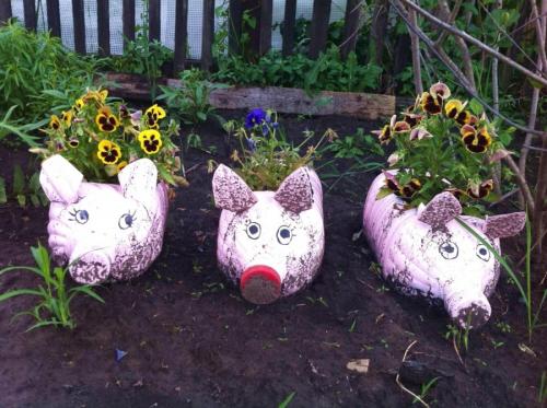 Клумбы из 5 литровых пластиковых бутылок. Клумба из бутылок: 130 фото примеров оформления участка при помощи пластиковой и стеклянной тары