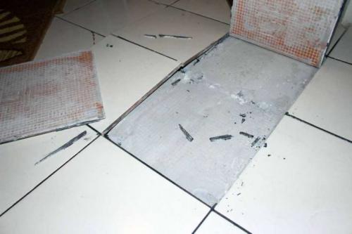 Кафельная плитка для ванной на пол, как класть в деревянном доме. Сложности при укладке плитки