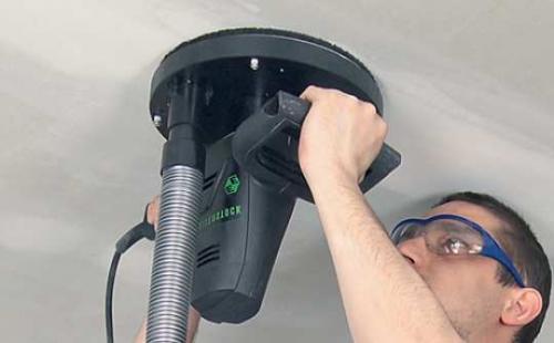 Как снять побелку с потолка. Как быстро снять побелку с потолка: девять доступных способов