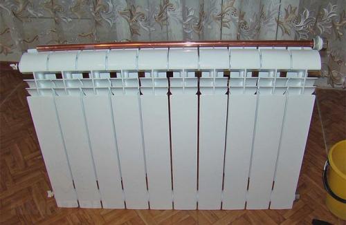 Батареи греют по разному. Работа в ЖКХ: почему батареи греют наполовину?