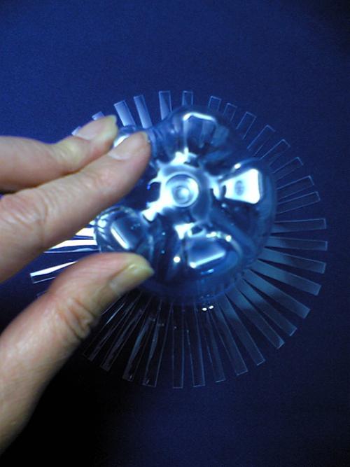 Ваза своими руками из пластиковой бутылки для цветов. Ваза с цветами из пластиковой бутылки 37 Ваза своими руками из пластиковой бутылки для цветов. Ваза с цветами из пластиковой бутылки 37