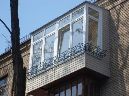 Как закрыть балкон своими руками. Выбор материалов для наружной отделки балкона 11