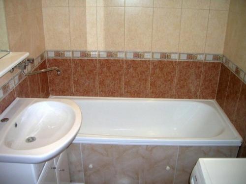 Бюджетный ремонт в ванной без плитки. Организация процесса