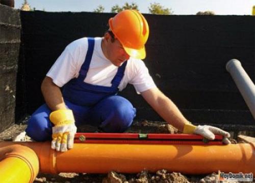 Как утеплить канализационные трубы в частном доме пенопластом. Утепление фановой трубы канализации