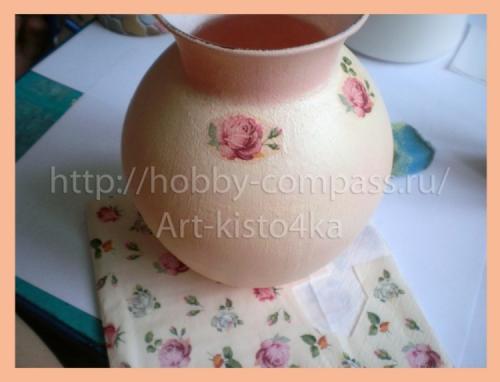 Декупаж вазы из пластиковой бутылки. Имитация фарфора