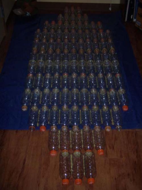 Лодка из бутылок и скотча. Как сделать каяк – лодку из пластиковых бутылок