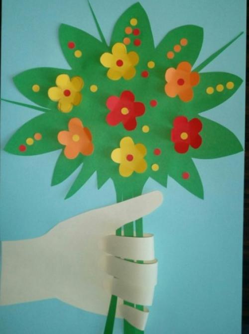 Что можно сделать ко дню матери своими руками. Легкая аппликация “Букет в ладошке” для учащихся 1-2 классов