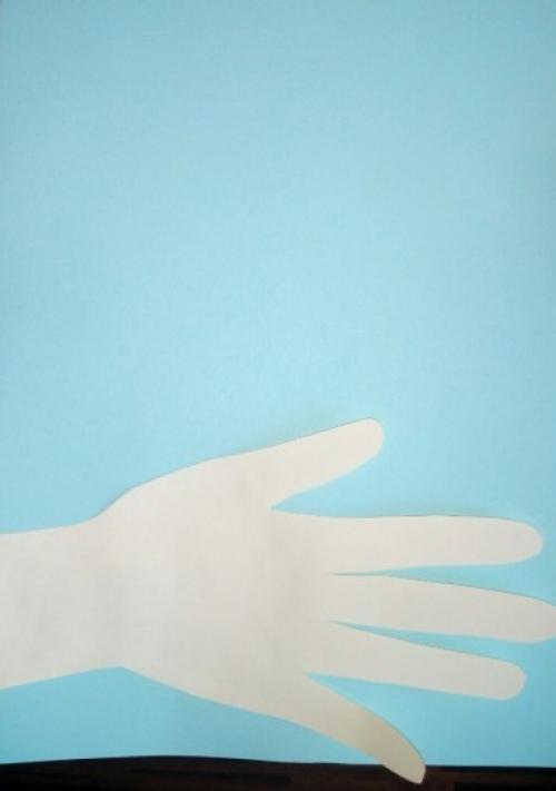 Что можно сделать ко дню матери своими руками. Легкая аппликация “Букет в ладошке” для учащихся 1-2 классов