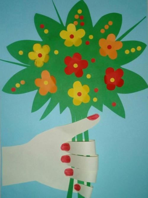 Что можно сделать ко дню матери своими руками. Легкая аппликация “Букет в ладошке” для учащихся 1-2 классов