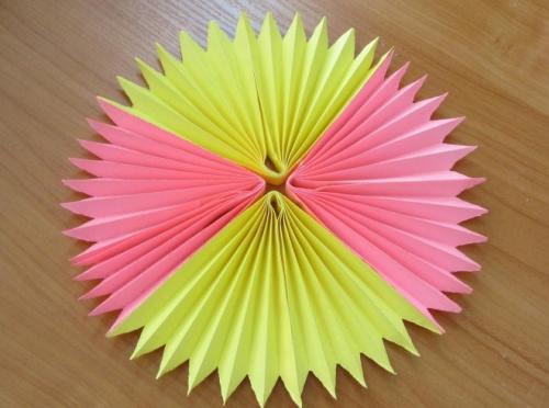 Что можно сделать на День матери своими руками маме. Поделка на День матери для детского сада из салфеток, гофрированной бумаги или картона (шаблоны прилагаются)