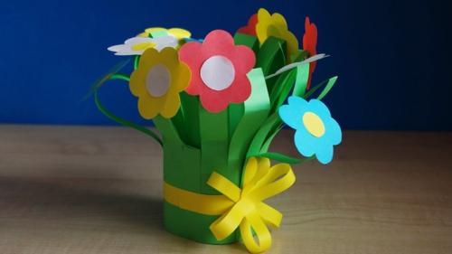 Что можно сделать ко дню матери своими руками. Легкая аппликация “Букет в ладошке” для учащихся 1-2 классов