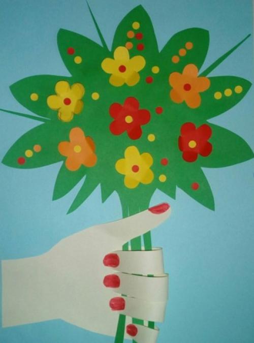 Что можно сделать ко дню матери своими руками. Легкая аппликация “Букет в ладошке” для учащихся 1-2 классов