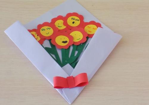 Что можно сделать ко дню матери своими руками. Легкая аппликация “Букет в ладошке” для учащихся 1-2 классов