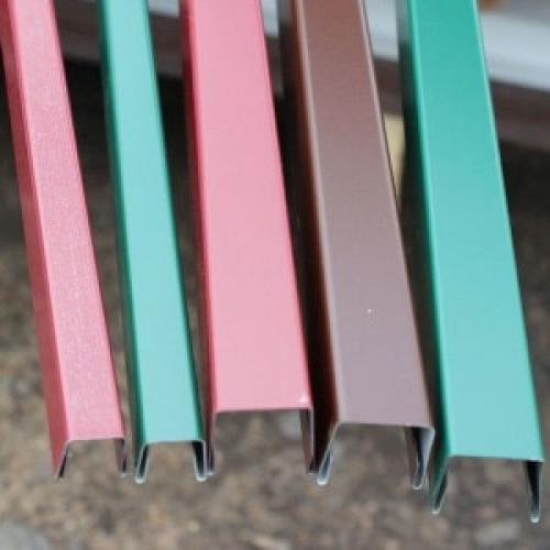 Забор из профнастила своими руками. В чем преимущества строительства забора из профилированного листа? 06 Забор из профнастила своими руками. В чем преимущества строительства забора из профилированного листа? 06