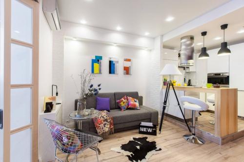 Интерьер кухни-ниши: разумное зонирование 02