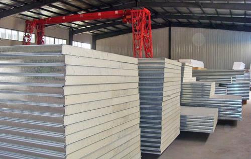 Каркасный дом из сэндвич-панелей. Недостатки данного материала