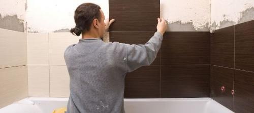 Треснула плитка в ванной чем замазать. Как оригинально замаскировать разбитый кафель