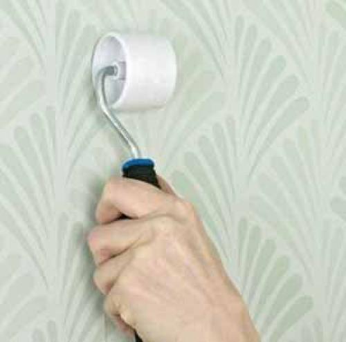 Поклейка углов обоями на флизелиновой основе. О материалах и инструментах