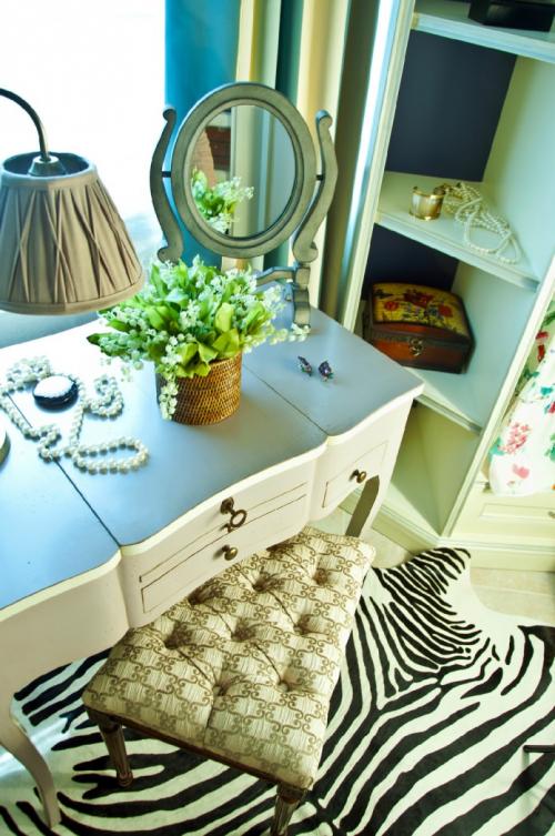 Гардеробная на балконе. Как Вам решение? 01