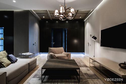 Как Вам такой интерьер квартиры в темных цветах? Мрачно или стильно? 02