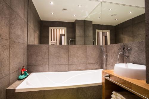 Стильный дизайн квартиры для холостяка 03