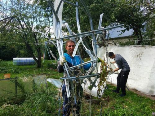 Замена поликарбоната на теплице. Ремонт теплицы после снегопада