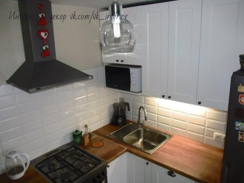Как Вам ремонт в этой маленькой кухне? 01