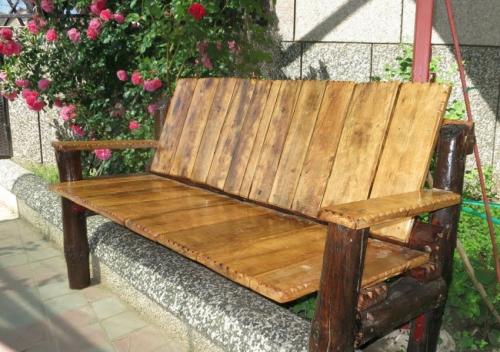 Простая скамейка своими руками. Лавочка своими руками: простые и сложные конструкции для новичков и профессионалов (150 фото-идей)