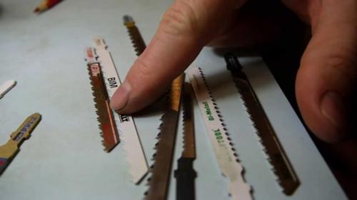 Выпиливание ручным лобзиком из фанеры чертежи формата а4. Что такое лобзик: общее описание