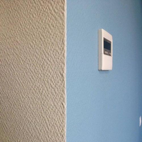 Стеклообои без покраски. Стеклообои —, что это такое и как с ними работать?