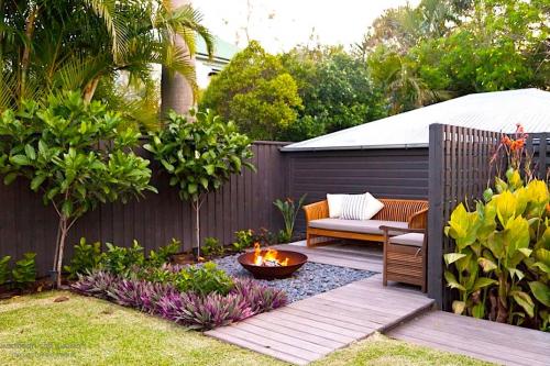 Дизайн небольшого участка возле частного дома. Красивый двор — модная тенденция или необходимость