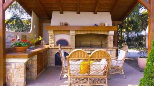 Проекты дачных беседок с мангалом из дерева своими руками. Ваша беседка с мангалом: важные детали