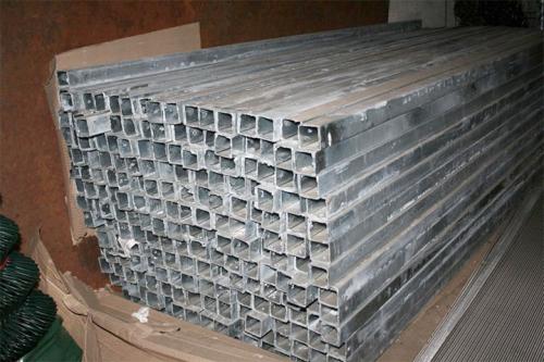 Установка металлического забора. Выбираем лучший вариант столбов из металла для установки забора и способ их защиты