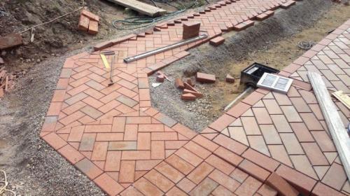 Дизайн отмостки вокруг дома. Отмостка дома своими руками —, как сделать защита фундамента? Пошаговая инструкция (71 фото)