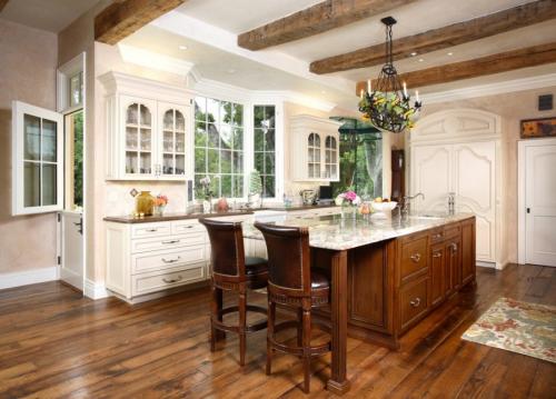 Потолок с открытыми балками. Потолок с балками – современные дизайнерские решения, идеи декора и варианты оформления