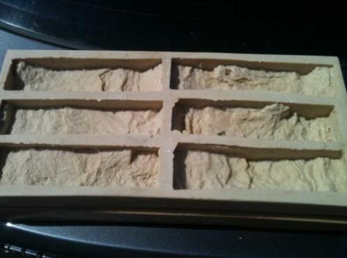 Как разводить гипс для декоративного камня