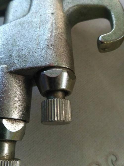 Устройство краскопульта с верхним бачком. Устройство краскопульта пневматического