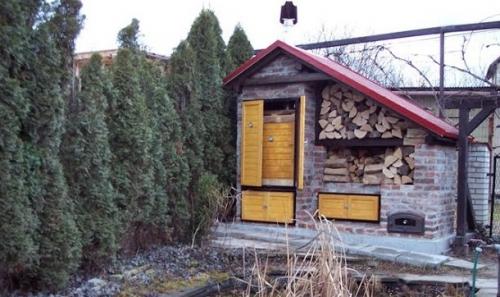 Коптильня во дворе из кирпича. Коптильня из кирпича, порядовая кладка