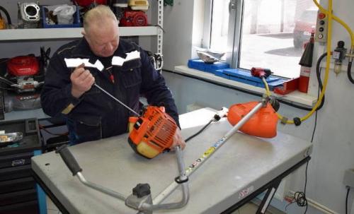 Ремонт штанги триммера своими руками. Особенности самостоятельного ремонта бензиновых и электрических триммеров для травы