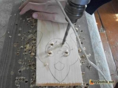 Резьба по дереву эскизы электролобзиком. Шаблоны для резных наличников на окна и двери – от рисунка к трафарету 04