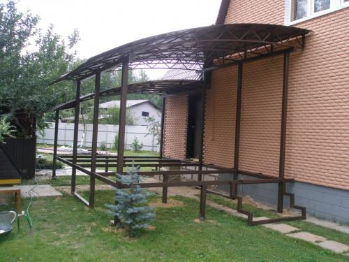 Навесы для частного дома из поликарбоната своими руками. Навесы из поликарбоната — самостоятельное изготовление и особенности проектирования (100 фото)