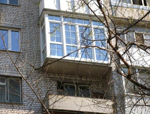 Балкон в панельной девятиэтажке. Фактор света