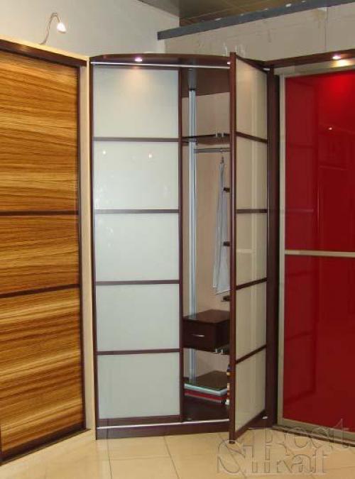 Угловой шкаф-купе в маленькую спальню. Какие существуют маленькие угловые шкафы, советы по выбору