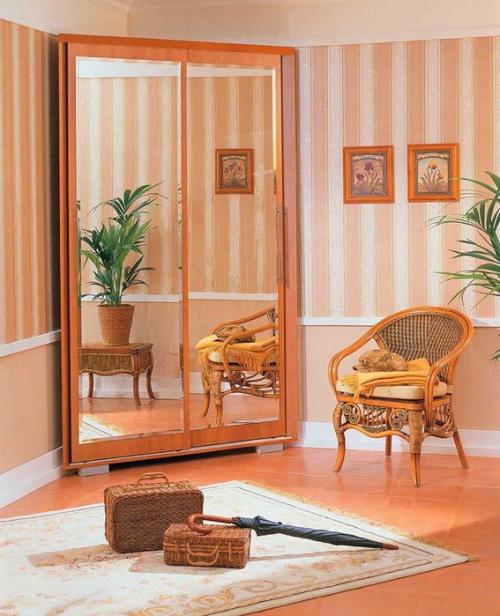 Угловой шкаф-купе в маленькую спальню. Какие существуют маленькие угловые шкафы, советы по выбору